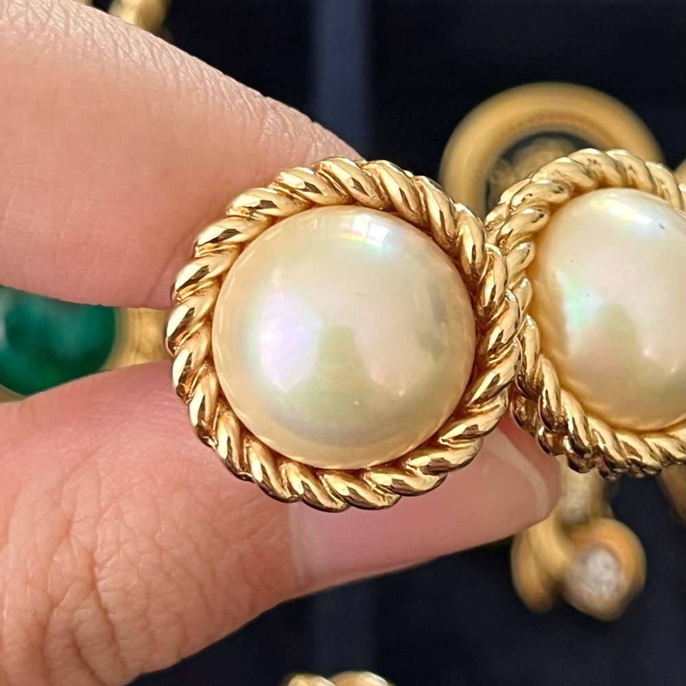 Authentic Vintage Dior Classic Round Pearl Braided Gold Edge Clip-On Earrings - Picture 2 of 8